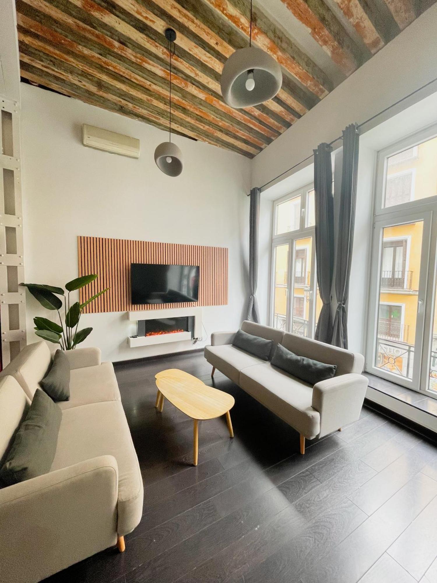 Carretas Duplex Exterior Derecha Appartement Madrid Buitenkant foto